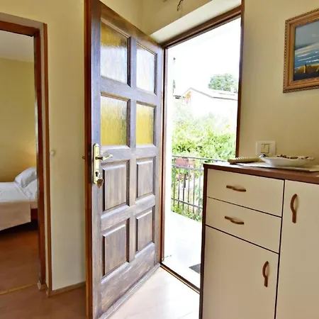 In Mit Privatem Garten Und Panoramablick By Interhome 아파트 *