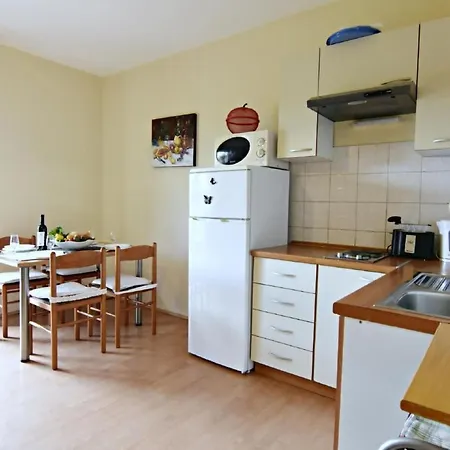 Apartman In Mit Privatem Garten Und Panoramablick By Interhome Savudrija