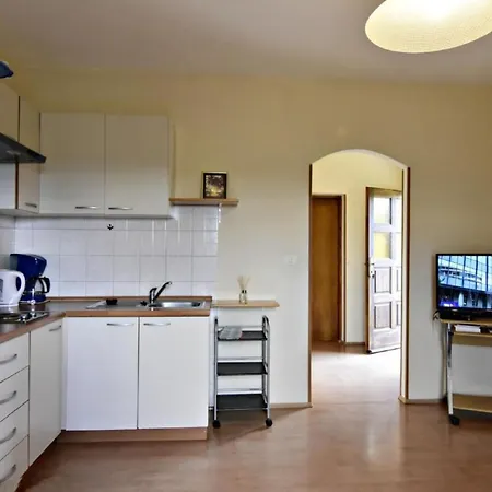 Apartman In Mit Privatem Garten Und Panoramablick By Interhome *